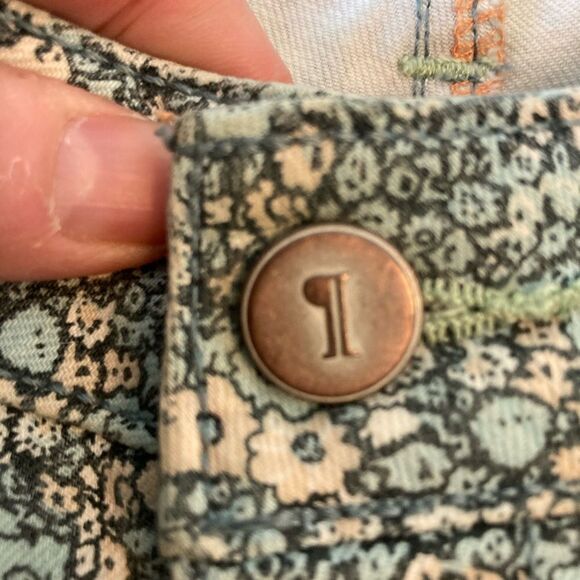 Pilcro & The Letterpress NWOT green and peach tiny floral skinny jeans runs big - Picture 10 of 15